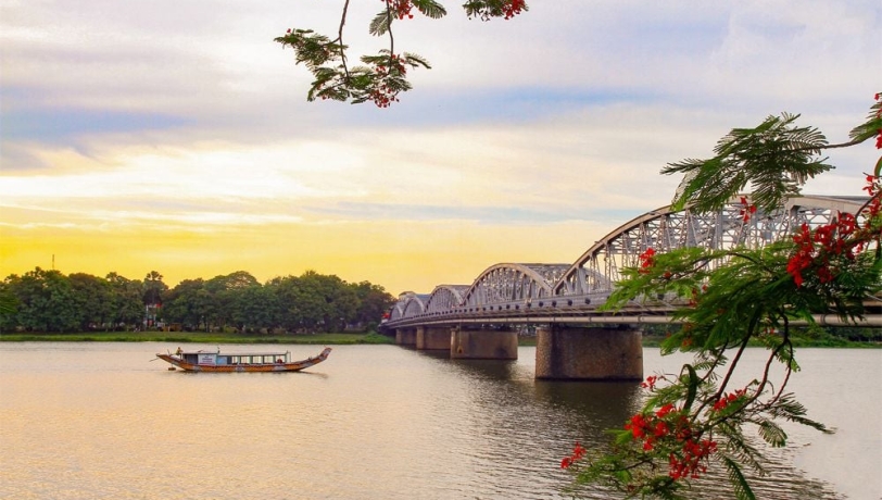 ĐÀ NẴNG - NGŨ HÀNH SƠN - HỘI AN - BÀ NÀ  HUẾ - LA VANG - PHONG NHA